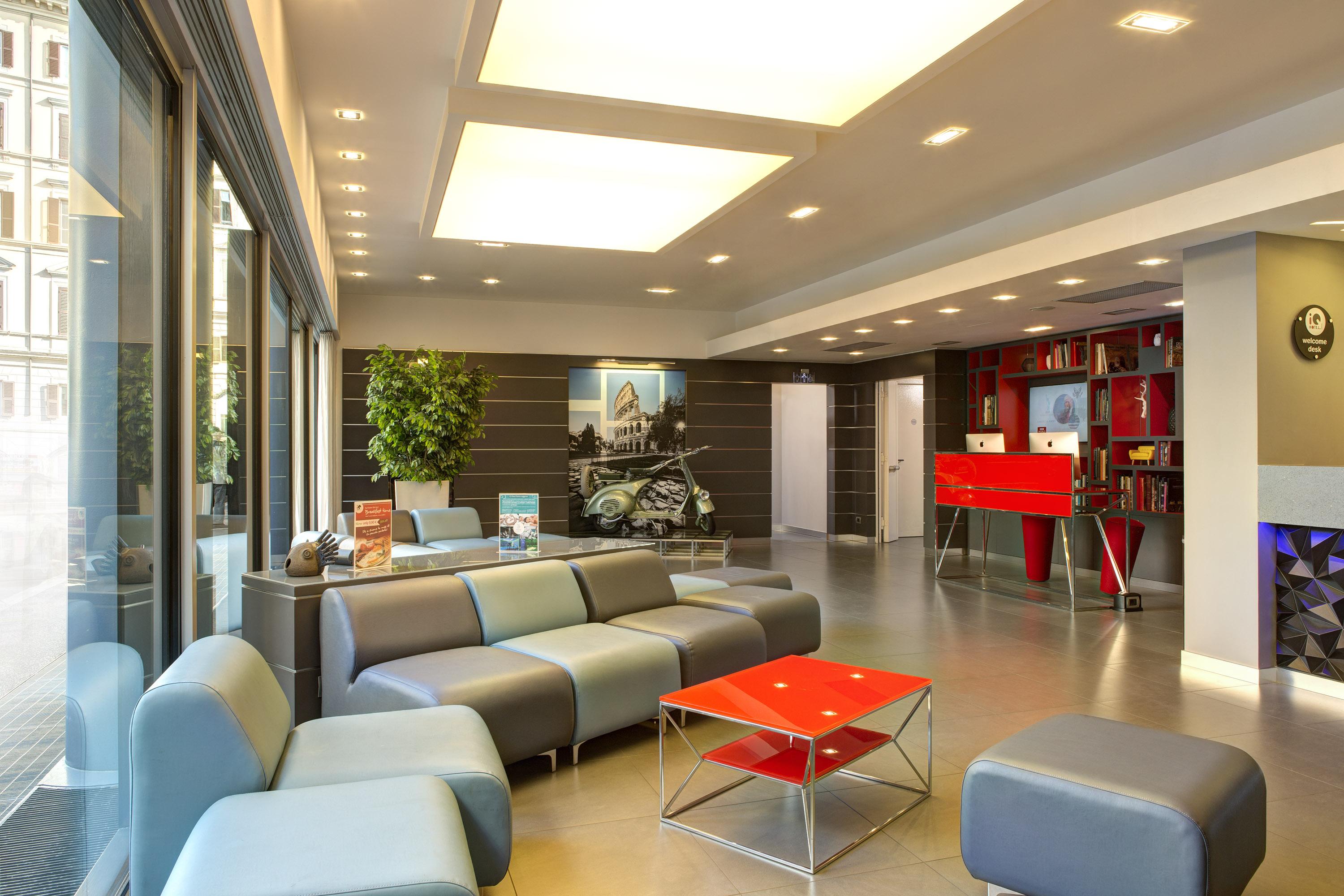 iQ Hotel Roma Esterno foto