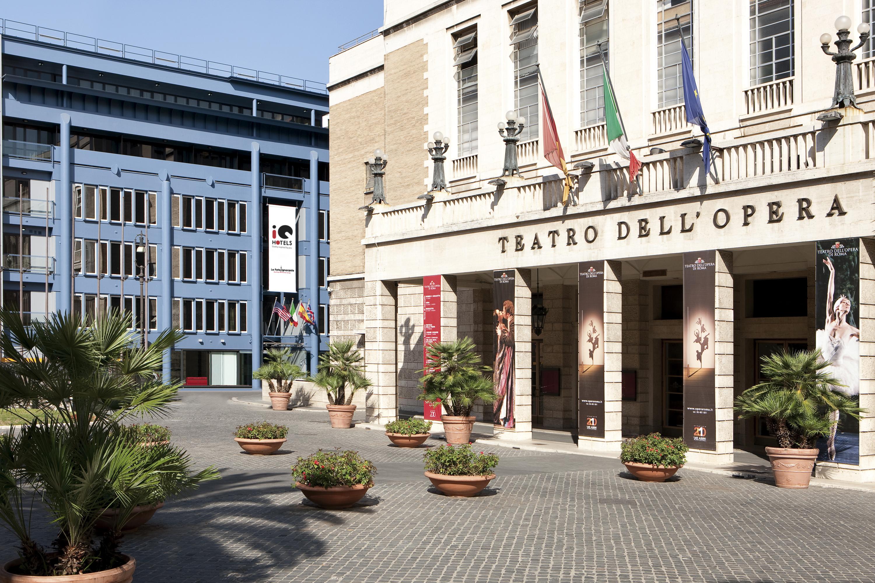 iQ Hotel Roma Esterno foto