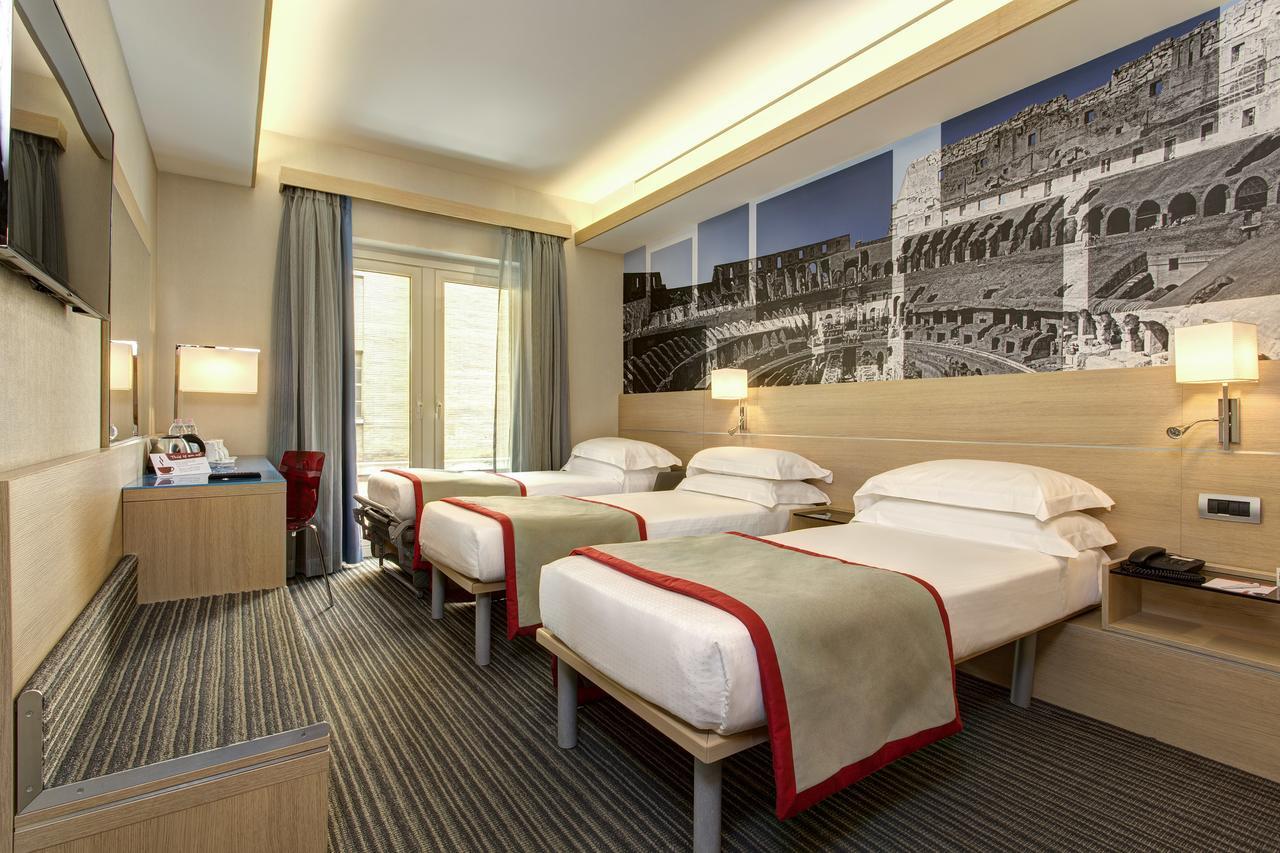 iQ Hotel Roma Esterno foto